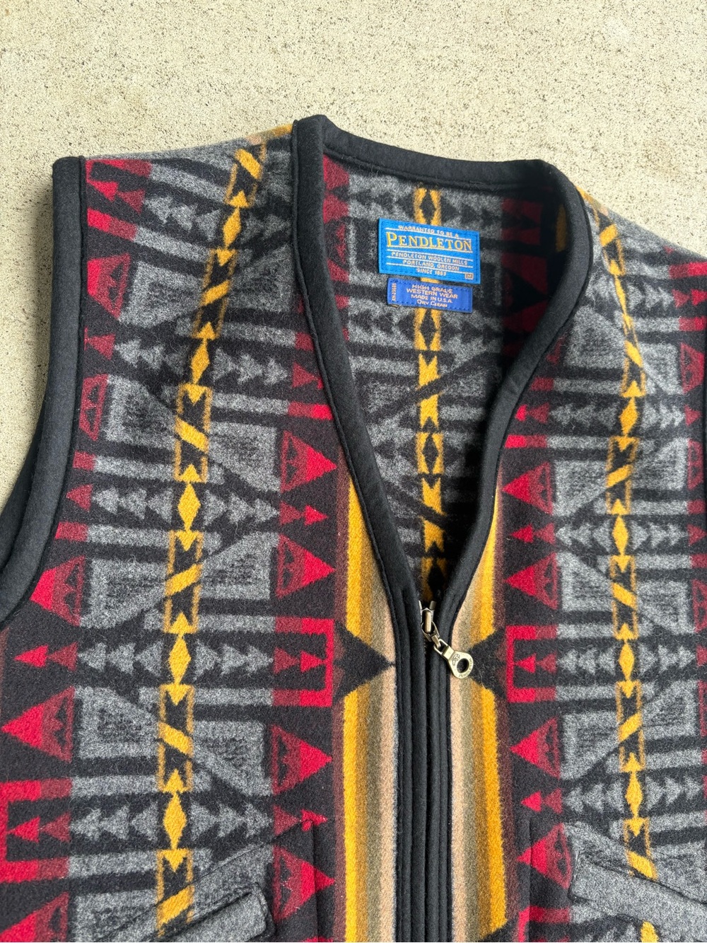 Vintage Pendleton High Grade Western Wear Wool Blend Vest - Size Medium - Picture 4 of 5